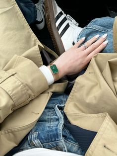 #danielwellington #samba #adidas #trenchcoat #jeans #mango #tezenis Samba Adidas, Basic Style, Daniel Wellington, Trench Coat, Mango, Adidas