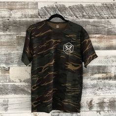 New Ends Co. Camo T-Shirt Size L (New/Never Worn) Camouflage Graphic Print Crew Neck T-shirt, Casual Camouflage T-shirt Relaxed Fit, Relaxed Fit Camouflage T-shirt With Graphic Print, Camouflage Graphic Print T-shirt For Streetwear, Camouflage Graphic Print Relaxed Fit Tops, Camouflage Short Sleeve T-shirt For Streetwear, Camouflage Graphic Tee For Streetwear, Casual Camouflage Short Sleeve T-shirt, Camouflage Crew Neck T-shirt With Graphic Print