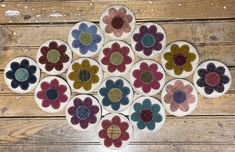 PENNY FLOWER Kit Patchwork Applique - Etsy Wool Candle Mats, Patchwork Applique, Candle Mats, Rug Patterns, Weaving Kit, Penny Rug, Wool Quilts, Penny Rugs, Hand Dyed Wool