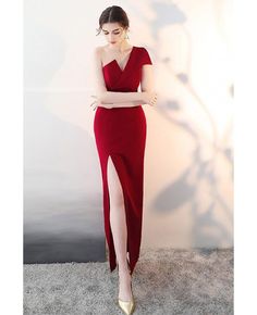 Shop Sexy One Shoulder Burgundy Fitted Formal Dress with Slit online. All instock with free shipping. Pro since 2009. Summer Party Outfit Night, Wedding Guest Outfit Spring, Trendy Party Outfits, Fitted Prom Dresses, Chique Outfits, فستان سهرة, Burgundy Dress, Guest Outfit, Classy Dress