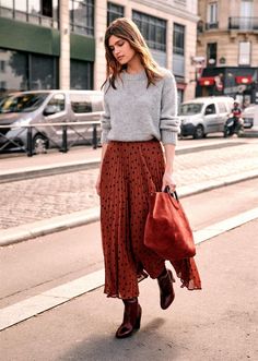 Fii Puternic, Midi Skirt Outfit, Peplum Tops, Maxi Rok, Looks Street Style, Midi Skirts, Heidi Klum, 가을 패션, Autumn Outfit