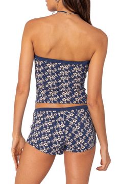 A tropical floral print will have you fantasizing about coastal getaways in a resort-ready tube top with easy-moving stretch. Strapless 95% cotton, 5% spandex Machine wash, dry flat Imported Stretch Floral Print Top For Beach Season, Stretch Cotton Beachwear Top, Strapless Cotton Top For Vacation, Stretch Bandeau Top For Poolside, Stretch Floral Print Beachwear Top, Spring Beachwear Seamless Tops, Cotton Bandeau Tops For Vacation, Stretch Cotton Tube Top For The Beach, Spring Seamless Beachwear Tops