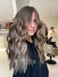 Air Touch Hair, Balayage Beige, Ash Brown Hair Balayage, Light Brunette Hair, Air Touch, Platinum Blonde Hair Color, Beige Hair, Short Ombre Hair