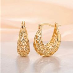 Brand New Women's Braided Gold Hoop Earrings Genuine 14k Gold Plated Sterling Silver .8" X .3" Size Retail Price $295 Buy With Confidence From A Top Rated Seller With A 99%+ Feedback Rating! A0163 (Id-1162-) Elegant Gold Huggie Earrings For Party, Teardrop Yellow Gold Plated Hoop Earrings, Gold Hoop Earrings, Pierced, Gold Hoop Earrings For Formal Occasions, Gold Hoop Earrings Pierced, Gold Hoop Pierced Earrings, Party Huggie Hoop Earrings, Formal Gold Hoop Earrings, Luxury Hoop Earrings With Ear Wire