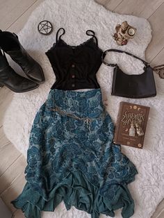 #witch #witchcraft #outfits #grwm #witchcore #witchyvibes #dark #skirtfashion #longskirtaesthetic #fashion #aesthetic #stevienicks # Water Signs Aesthetic Outfits, Rain Core Aesthetic Outfits, Dark Hippy Outfits, Sea Goth Aesthetic, Ocean Witch Outfit, New Orleans Witch Outfit, Sea Witch Clothes, Shipwreck Aesthetic Outfit, Crystal Witch Aesthetic Outfit