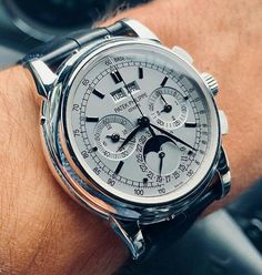 Incredible Watches, Brown Leather Strap Watch, Patek Philippe Watches, Bracelets Design, Mens Fashion Watches, Crystal Watches, Expensive Watches, Hand Watch, Fossil Watches