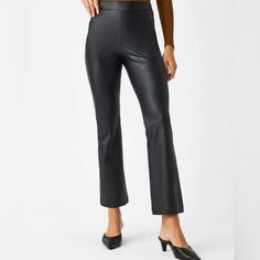 Spanx Leather-Like Cropped Kick Flare Pant 3x- New With Tags Color: Luxe Black Slim Straight Pants, Cropped Flare Pants, Black Faux Leather Leggings, Cropped Wide Leg Pants, Flare Pant, Velvet Leggings, Kick Flares, Cropped Flares, Crop Pants