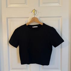 Super Cute Top That Goes With Just About Everything! I Got It As A Gift And Have Never Worn It. Black Fitted Short Sleeve Crop Top, Black Fitted Crop Top T-shirt, Black Fitted Cropped T-shirt, Trendy Black Zara T-shirt, Zara Black Cropped Top, Black Fitted Basic Crop Top, Zara Basic Short Sleeve Crop Top, Zara Black Stretch Tops, Trendy Black Zara Top