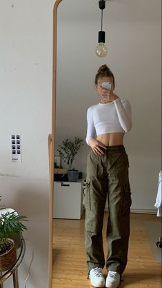 Cargo Outfit, Modele Fitness, Inspired Outfits, Casual Style Outfits, Mode Inspiration