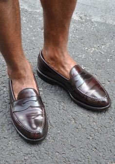 Yes!! Alden Cordovan, F Men, Gentleman Shoes, Preppy Dresses, Brown Loafers, Well Dressed Men, Global Style, Penny Loafers, Shoes Men