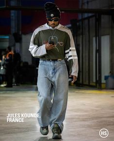 Jules Kounde, Streetwear Photoshoot, Bloke Core, Celebrity Inspired Outfits, Color Coordination, Black Men Fashion Casual, Trendy Boy Outfits, Mens Casual Dress Outfits, Mens Outfit Inspiration