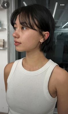 Asian Short Bob Hairstyles, Asian Short Haircuts For Women, Chin Length Hair With Bangs Straight, Short Hairstyle Women Asian Round Face, Bob With Bangs Asian, Bixie Cut Straight, Bixie Straight Hair, Short Tomboy Haircut For Women, Bixie Haircut Girl