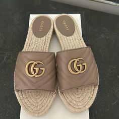 Napa Charlotte Porcelain Rose Gucci Slide Espadrille. Comes With Box And Shoe Bags. Size 38 Luxury Beige Espadrilles With Flat Heel, Designer Beige Flat Heel Espadrilles, Gucci Sandals With Woven Sole For Summer, Gucci Leather Espadrilles For Spring, Designer Gucci Espadrilles For Spring, Designer Gucci Espadrilles For The Beach, Luxury Beach Espadrilles, Gucci Leather Espadrilles For Summer, Elegant Gucci Espadrilles With Round Toe