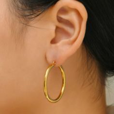 18k Gold Plated Hoop Earrings Big Gold Hoop Earrings Gold Hoops Brand New Never Worn Arrives In Organza Gift Bag Gender Female Quantity: 2 Pcs Color: Gold Metals Type: 18k-Gold Size Eardrop Width 1.4 Eardrop Height 1.4 Msrp: $119 18k Gold Plated Hoop Earrings Big Gold Hoop Earrings 18k Gold Hoop Earrings Big Gold Hoop Earrings, Hoop Earrings Big, Earrings Gold Hoops, Black Earrings Dangle, Earrings Big, Mini Earrings, Hoop Earrings Gold, Gold Statement Earrings, Solid Gold Earrings