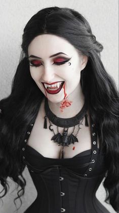 Vampire Fashion, Vampire Look, Halloween Beauty, Female Vampire