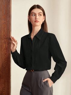 Negro Casual Collar manga larga Tela tricotada Liso Camisa Embellished No-Elástico Black Shirt Formal Outfit Woman, Corporate Wear Women, Black Collared Shirt Outfit, Black Clothing Women, Long Sleeve Blouse Outfit, Black Blouse Outfit, Womens Black Shirt, Formal Shirts Women, Long Sleeve Outfit Women