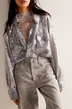 Disco Margarita Button Down Silver Shirt, Denim On Denim, Sequin Shirt, Disco Outfit, Looks Street Style, Menswear Inspired, 가을 패션, Mode Inspiration, Outfit Casual