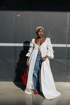 In Sydney It’s Never Too Cold For Bermuda Shorts—See the Best Street Style Photos From the Resort 2025 Shows in Australia https://www.vogue.com/slideshow/sydney-resort-2025-street-style#35 Street Style Photos, Vogue Australia, Looks Street Style, The Best Street Style, Best Street Style, Cool Street Fashion, Fashion Week Street Style, Australian Fashion, Street Style Looks