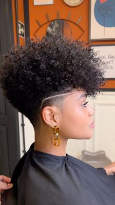 Really Short Hair Curly, Tapered Pixie Haircut, Undercut Black Women, Tapered Natural Hairstyles, Colored Natural Hair