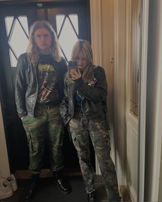 Thrash Metal Fashion, Metalhead Guy Aesthetic, Metal Head Style, Metalhead Aesthetic Outfit, Metal Outfit Men, Thrash Metal Outfit, Metalhead Couple, Metalhead Boyfriend