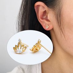 ★ Made of 18K gold plated brass, cubic zirconia paved, color not easily tarnish, lead nickel free ★ Size: crown 8x8.5mm approx. (see Pic 2) Quantity: 10pcs Color: gold Material: 18K gold plated brass, cubic zirconia ❤ More gold plated brass items here: ❤ https://www.etsy.com/shop/Nbeads?search_query=GB ❤ More metal findings(brass, silver, alloy etc.) here: ❤ https://www.etsy.com/shop/Nbeads?section_id=6656259 Gold Cubic Zirconia Flower Earrings, Gold Flower Earrings With Prong Setting, Gold Cubic Zirconia Flower Earrings For Gift, Gold Cubic Zirconia Flower Earrings As Gift, Gold Crystal Flower Shaped Earrings For Gift, Gold Crystal Flower Shaped Earrings, Gold Flower Earrings With Prong Setting As Gift, Gold Flower Shaped Crystal Earrings For Gift, Gold Crystal Flower-shaped Earrings For Gift