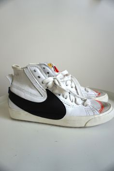 Sneakers details: * Black /white  leather NIKE Air sneakers/boots * Condition: perfect vintage condition SIZE: US: 8 (man 7) UK 6 EU: 40 Feel free to message me with any questions. Jordans High Tops, Jordans High, Nike Leather, Air Sneakers, Nike Vintage, High Sneakers, Boots High, Basketball Sneakers, Shoes Uk