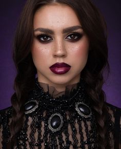 Makeup/eye makeup/eye shadow looks/hairstyles Wednesday Addams Make-up, Goth Styles, Black Matte Lipstick, Holloween Makeup, Burgundy Lips