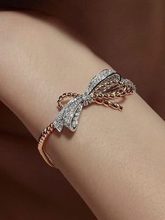 Chaumet Bracelet, Gold Reference, Diamond Bracelet Design, Diamond Pendants Designs, Bracelets Design, French Jewelry, Bangles Jewelry Designs, Diamond Jewelry Designs, Indian Wedding Jewelry