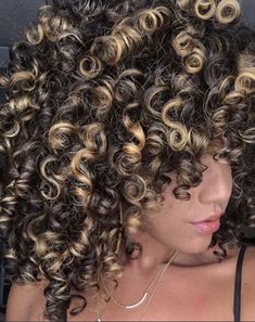 How to Dye Your Hair at Home Is Trending, According to Google Hazelnut Brunette, 30 Hair Color, Money Piece, Creamy Blonde, Natural Curls Hairstyles