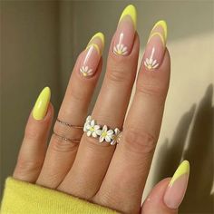 A lovely set of spring themed earrings and ring. Daisy themed lovely gift for your significant other or close family and friends. Gorgeous gift to add a subtle twist to your whole outfit. ➤ Lifetime Guarantee ➤ Simplistic ➤ Stainless steel ➤ Fast delivery ➤ Free Shipping Daisy Nails, Colorful Nails, Cute Summer Nails, Ballerina Nails, Acrylic Nail Art