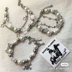 Vintage Charm Bracelet, Fairy Jewelry, Bracelet Pearl, Diy Bracelet Designs, Dope Jewelry, Vintage Gothic, Style Party