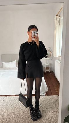 THANYA W. on Instagram: "Get ready with me. YES or NO? ❤️" Jesieniara Outfit, Ideas Outfit Invierno, Winter Outfit Inspirations, Casual Autumn Outfits 2023, Classy Autumn Outfits, That Girl Aesthetic Outfits, Autumn Outfits Office, Black Dress Office Outfit, School Outfits Winter Cold