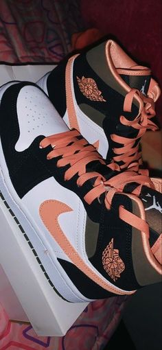 Nike Air Jordans Girls, Air Jordan Shoes Aesthetic, Air Jordan 1s Aesthetic, Aesthetic Nike Shoes Women, Snikers Shoes Girls Sneakers, His And Hers Matching Shoes, Jordans For Women Aesthetic, Nike Air Jordans Aesthetic, New Jordans 2023