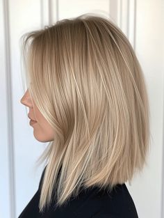 Golden Blonde Lob Hair, Longbob Hair Mid Length, Short Hairstyle Women Blonde, Blond Long Bob, Angled Long Bob, Lived In Blonde Bob, Long Bob Haircuts For Women