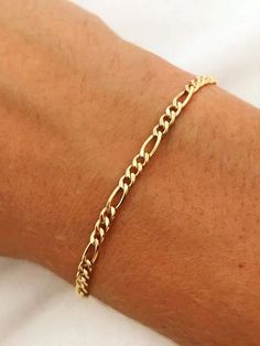 Jewelry Designs Ideas, Figaro Bracelet, Bracelets Ideas, Vermeil Jewelry, Gold Bracelet Chain, Layered Bracelets, Trendy Style, Designs Ideas