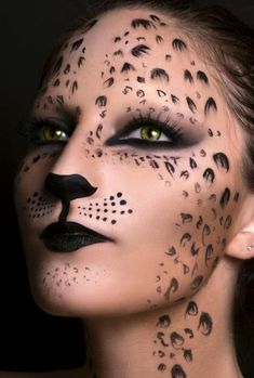 schwarzer hintergrund - schminken leopard Tiger Makeup, Leopard Makeup, Animal Makeup, Leopard Face, Face Paint Makeup, Cat Halloween Costume, Theatrical Makeup, Special Effects Makeup, Fx Makeup