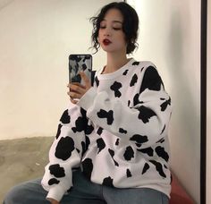 Cartoon Hip Hop, Punk Hoodie, Japan Cartoon, Harajuku Sweatshirt, Hip Hop Sweatshirts, Tokyo Street Fashion, Grunge Look, Oversize Women, A Cow