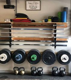 there are many different types of weights on the wall