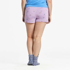 Drift off in our softest-ever sleep shorts. The buttery soft jersey fabric and casual, free-flowing fit will keep you cool and comfortable while you catch your zzz's, while printed graphics bring the good vibes to breakfast and beyond. 95% Rayon / 5% Spandex. 6.49 oz. Buttery soft rayon/spandex jersey feels cool to the touch and drapes well for ultimate comfort. Elastic encased waist band with Life Is Good® printed woven drawcord. Small side vent for added detail. All over print. 3" inseam Impor Casual Trends, Graphic Tees Vintage, Matching Tees, Violet Purple, Sleep Shorts, Free Flowing, Back Women, Woman Beach, Men Fits