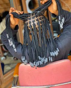 30 Knotless Braids with Beads Ideas to Try In 2022 Hairstyle and Makeup Short box braids Knotless Braids With Beads, Black Kids Braids Hairstyles, Cabello Afro Natural, Weave Hairstyles Braided, Dunner Wordend Haar, Short Box Braids