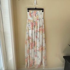 Strapless Floral Maxi Dress From Old Navy Dress Is Fully Lined (See Photo). Nwot Never Been Worn! Top Part Is Shirred And Stretchy, Bottom Part Is Flowy Approx. Measurements: Full Length: 48” Armpit To Armpit: 12.5” White Floral Print Strapless Dress For Summer, White Strapless Floral Print Dress For Summer, White Strapless Dress With Floral Print For Summer, White Bohemian Strapless Dress For Beach, White Floral Print Strapless Sundress, White Floral Print Strapless Dress For The Beach, White Strapless Sundress With Floral Print, White Floral Print Strapless Dress For Beach, Feminine Strapless Dress With Floral Print For Beach