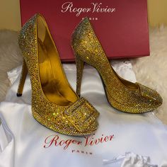 New With Box And Dust Bag Authentic Roger Vivier Satin Pumps With Rhinestones All Over The Shoes.Super Sparkly In Person.In Beautiful Lime Color.Made In Italy.Women Size 36.5.Platform Height Is About 1 Inch And Heels Is About 5 Inches As Reference. Luxury Bedazzled Heels For Formal Occasions, Luxury Rhinestone Heels For Gala, Luxury Heels With Rhinestones For Formal Occasions, Luxury Gold Heels With Rhinestones, Luxury Heels With Bling And Round Toe, Luxury Heels With Bling, Luxury Bling Heels With Round Toe, Luxury Heels With Rhinestones For Events, Luxury Rhinestone Heels For Events