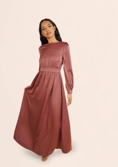 Dress Wisuda, Dusty Rose Bridesmaid, Long Maxi Gowns, Arabic Fashion, Modest Women, Modest Neckline, Feel Powerful, Exquisite Gowns, Sequin Evening Dresses