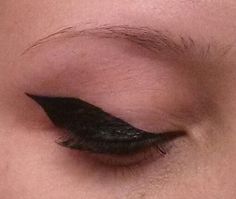 All my hooded eye beauties, here is a quick pictorial for getting that prefect wing. - Imgur Prom Makeup Tutorial, Winged Eyeliner Tutorial, Eyeshadow Tutorials, Makeup Inspired, Cut Crease Makeup, Perfect Eyeliner, Eyeliner Styles