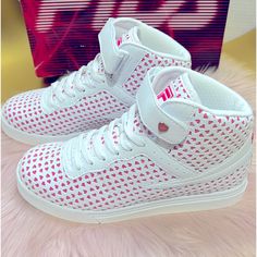 Bright White And Pink Hearts. High Top Tennis Shoes. Brand New In Box. Cute White Sneakers For School, High Top Tennis Shoes, Preppy Shoes, Shoes Cute, Fila Shoes, Pink Hearts, Shoes Brand, Trendy Shoes, Tennis Shoes