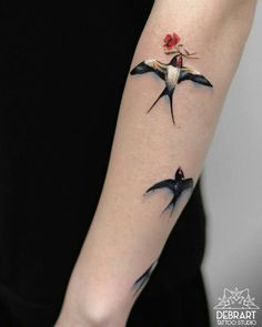 Watercolor swallow tattoo Bird Tattoos For Women, Nerdy Tattoos, Tier Tattoo, Petit Tattoo, Swallow Tattoo, Inspiration Tattoos, Geniale Tattoos, Tatuaje A Color, Symbolic Tattoos