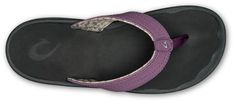 The classic OluKai 'Ohana flip-flops offer simple  everyday style and a comfortable fit for all warm-weather  casual occasions. Gucci Shoes Women, Best Flip Flops, Chevron Furniture, Comfortable Flip Flops, Couple Shoes, Beach Flip Flops, Man Cave Bar, Flip Flop Shoes, Nice Leather