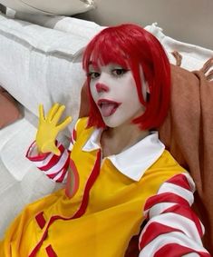 Anime Costume Ideas Halloween, Halloween Costumes Women Red Hair, Ronald Mcdonald Makeup, Clown Costume Cute, Red Clown Costume, Horror Characters Costumes, Female Clown Costume, Clown Girl Costume, Clown Costume Aesthetic