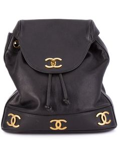 Black caviar leather logo plaque classic backpack from Chanel Pre-Owned featuring a textured leather detail, gold-tone hardware, a back slip pocket, a gold-tone logo plaque, adjustable shoulder straps, foldover top with twist-lock closure, a drawstring fastening and a main internal compartment. Please note that pre-owned items are not new and therefore might have minor imperfections. Shopping Chanel, Leather Detail, Black Caviar, Classic Backpack, Leather Logo, Black Backpack, Shoulder Straps, Chanel, Im Not Perfect