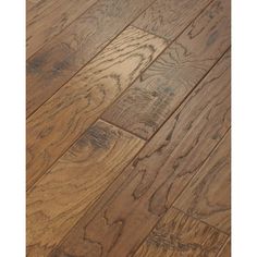 an image of wood flooring that looks like it has been cleaned and is ready to be used